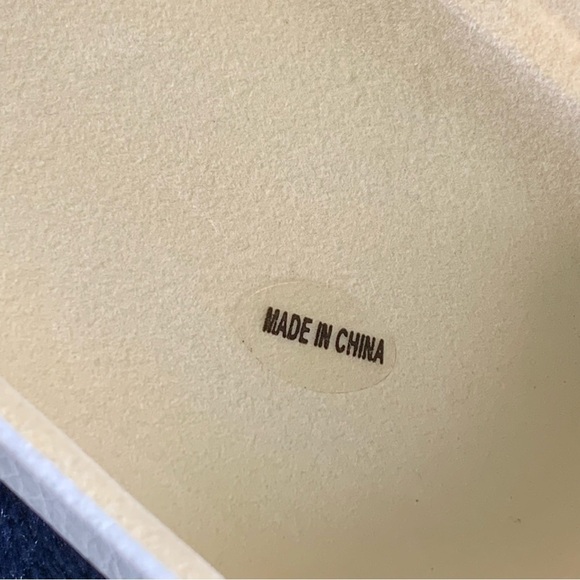 CHLOE Sunglasses Case White Faux Leather Metal Feet On Bottom Logo Plate Luxury - Picture 6 of 13